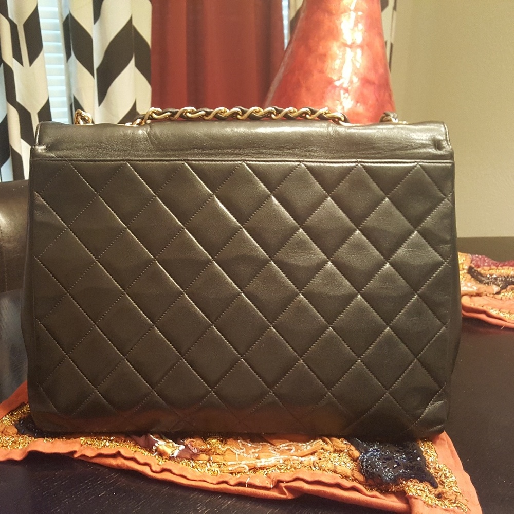 ❤SOLD❤ CHANEL Classic Jumbo Maxi flap - Picture 6 of 8